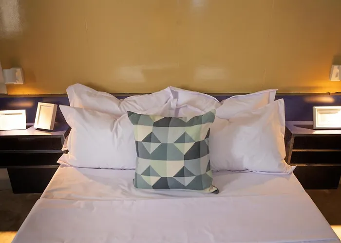 Hive Manila Guesthouse And Apartments 400 Mbps - Gallery Studio